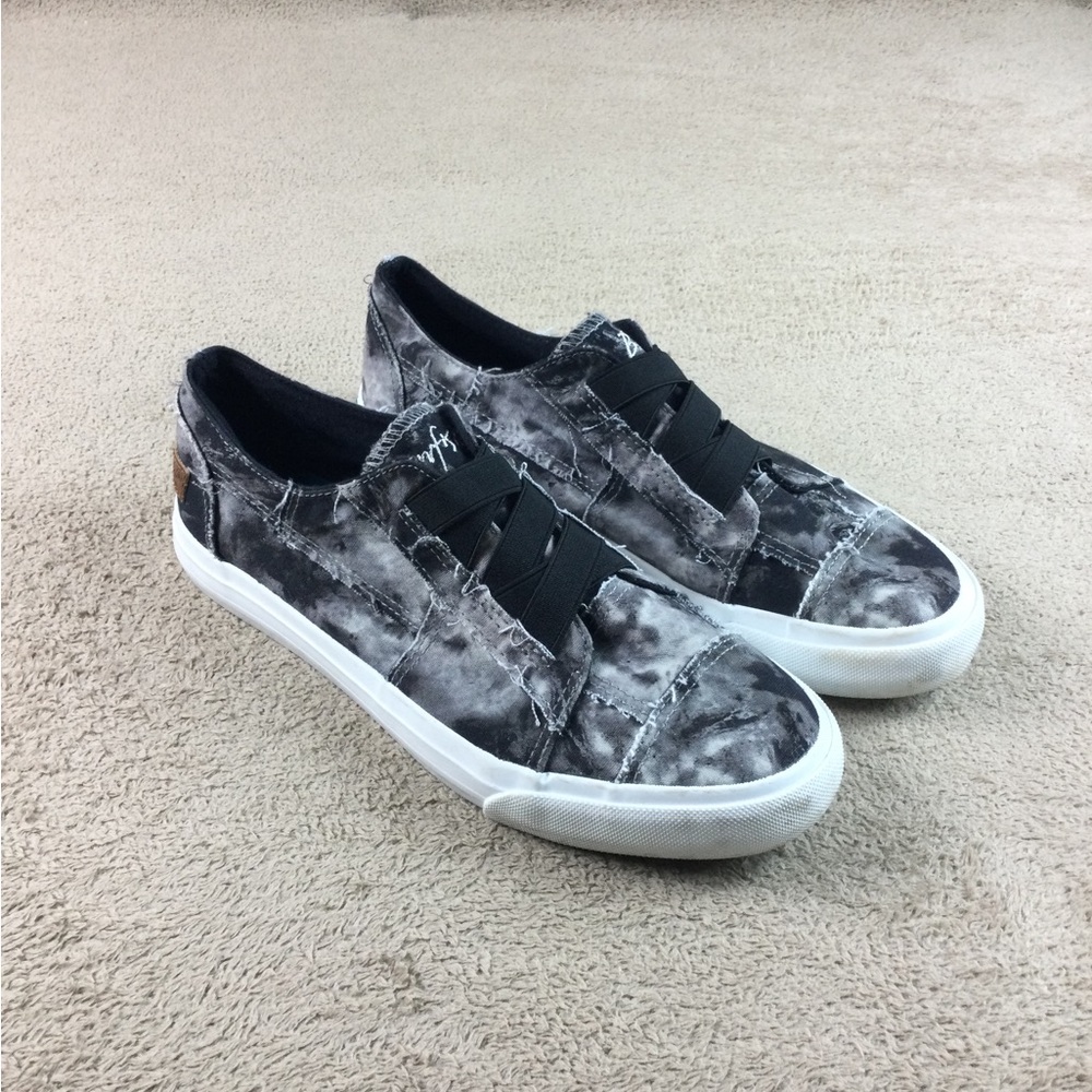 Blowfish Malibu Sneakers Womens size 9 gray tye dye